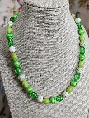 Western West Germany Plastic Green Molded Faceted Beaded Vintage Short Necklace